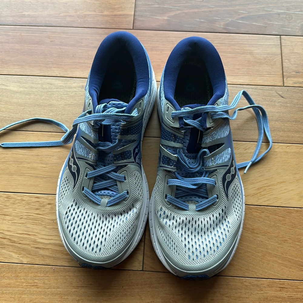Saucony Everun omni150 running shoes gently worn